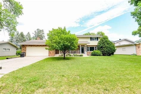 Moorhead, MN Homes For Sale .